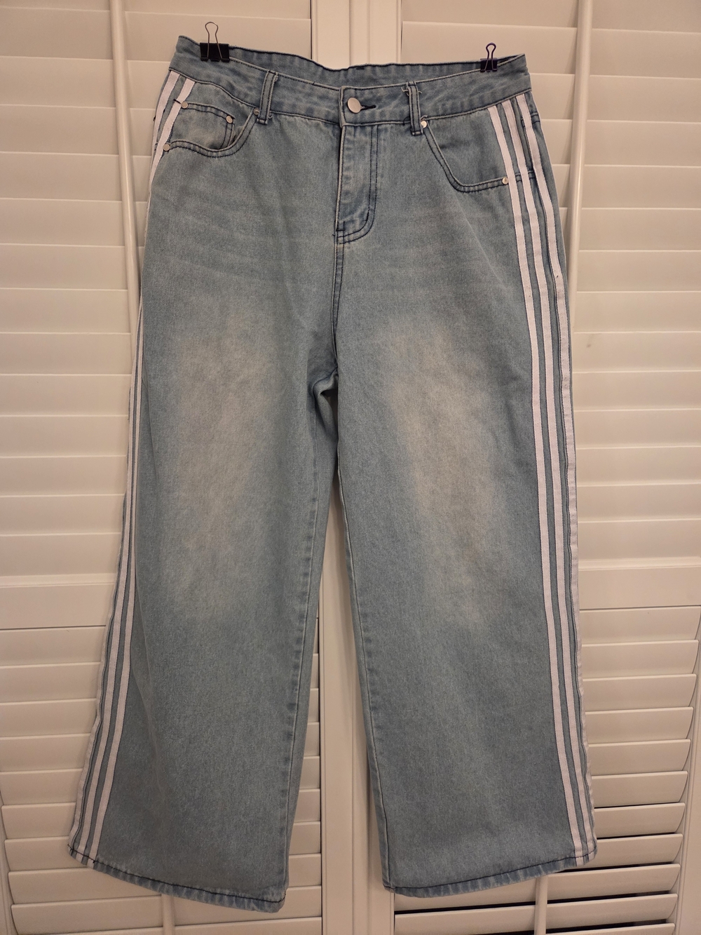 Y2K Light Wash Wide Leg Jeans with Triple Side Stripe – Unbranded – Size 32
